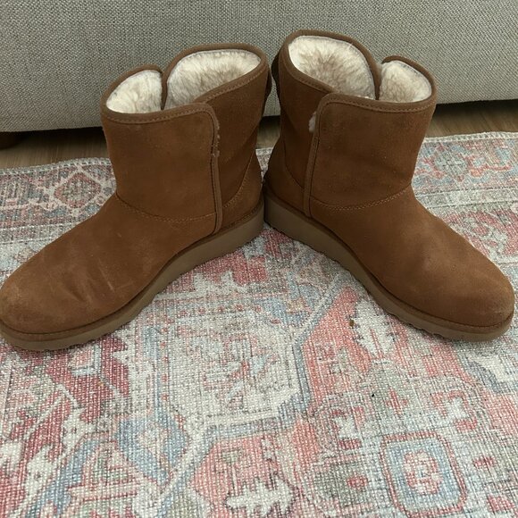 UGG Kristin Boots, Size 7.5, Chestnut, Used in Good Condition - Picture 6 of 8